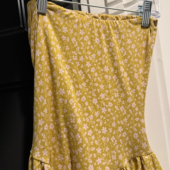 RESA Yellow Floral Maxi Dress - Picture 2 of 6